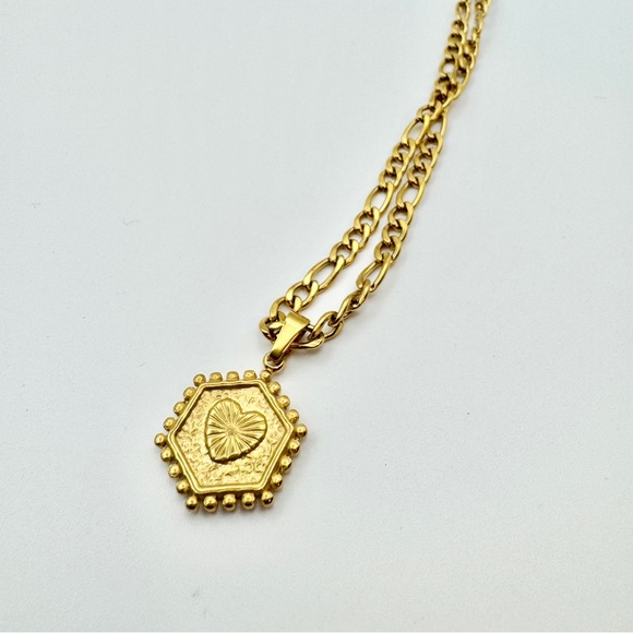 ✨ Gold & Rose Gold Layering Necklace Collection ✨ - Picture 3 of 13